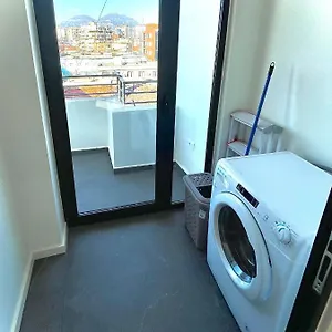 https://charming-and-bright-tirana-center-apartament.hotels-in-tirana.com